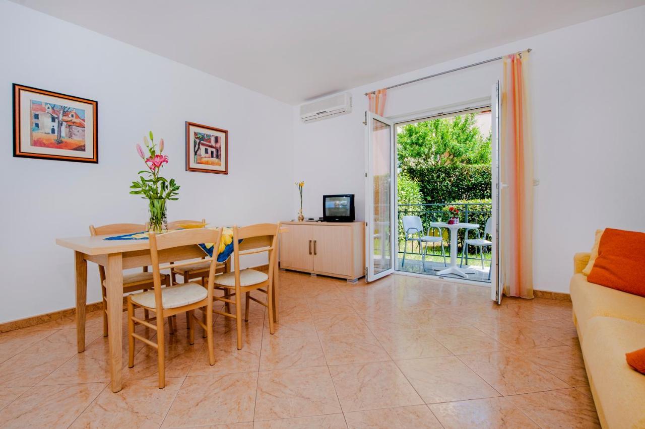 Apartments Bella B Ровинь Экстерьер фото