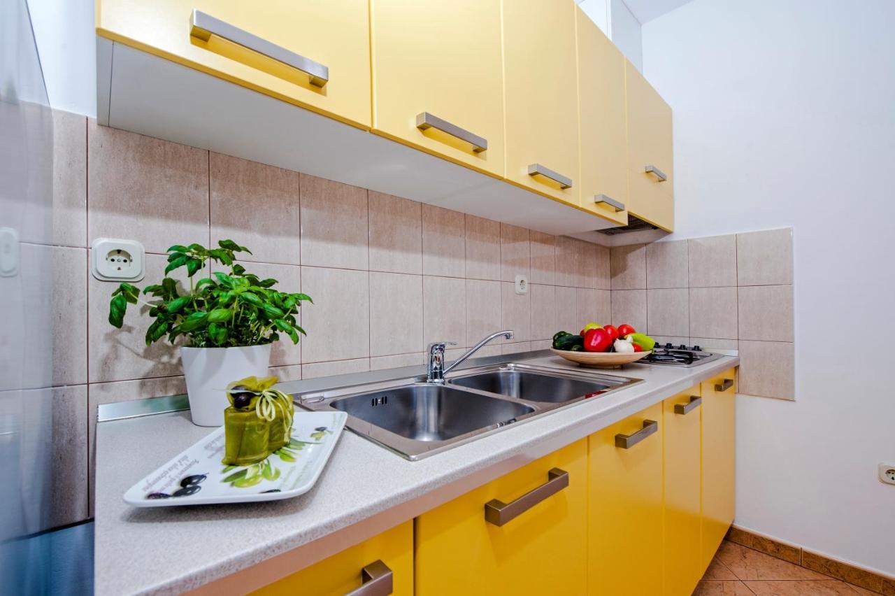 Apartments Bella B Ровинь Экстерьер фото
